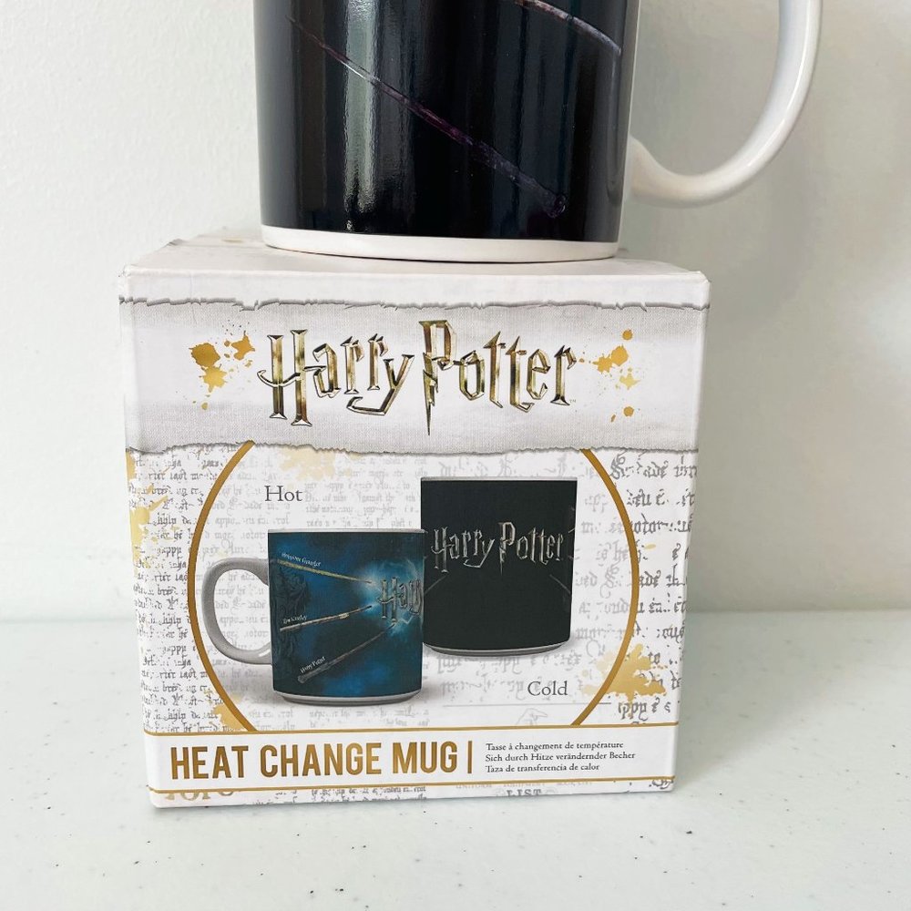 Harry Potter Hogwarts Color Heat Changing Coffee Tea Ceramic Mug 12 oz New w/Box